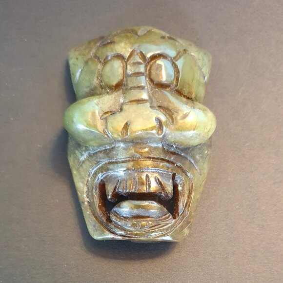 2.5'' Rare Vintage Hand-Carved Nephrite Jade Mask Pendant or Belt Buckle - Picture 9 of 10